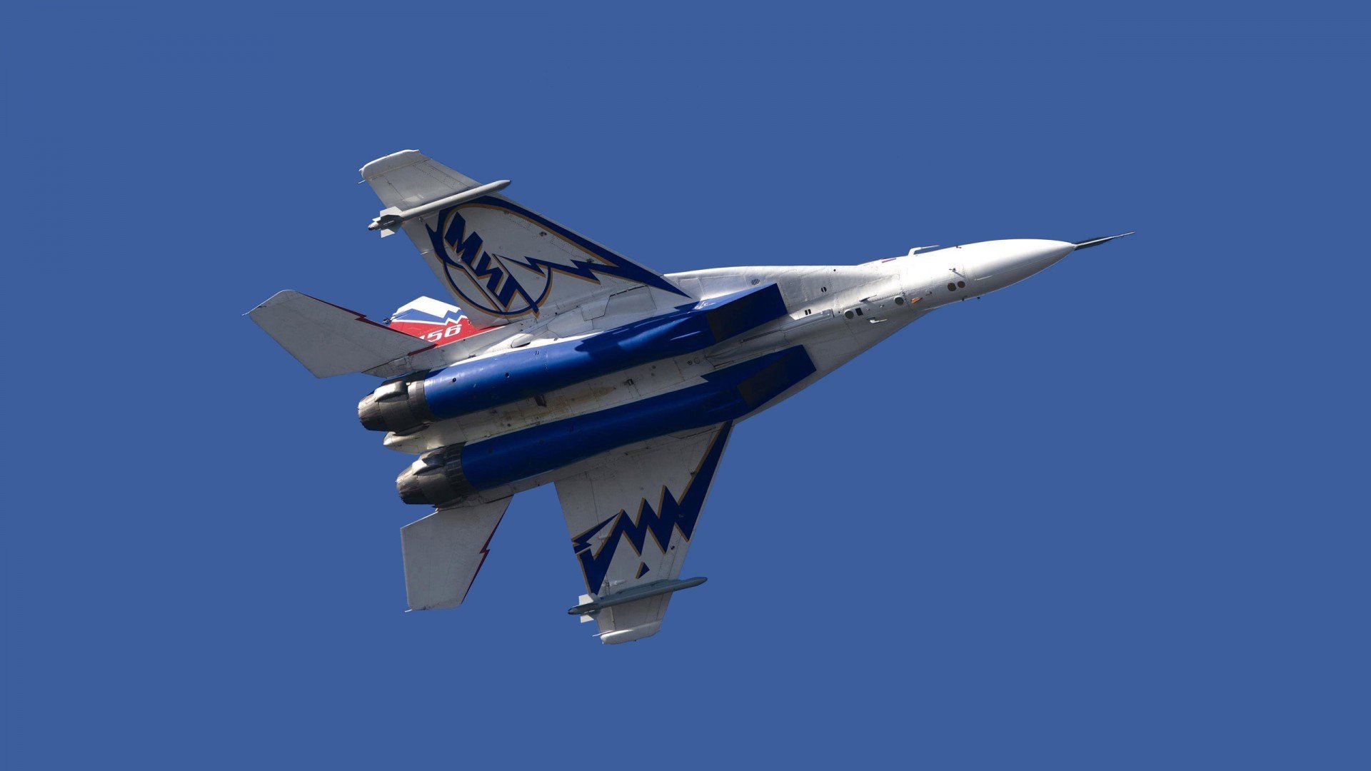 体育纪录片拍摄视角聚焦家庭支持力量，体育纪录片主题