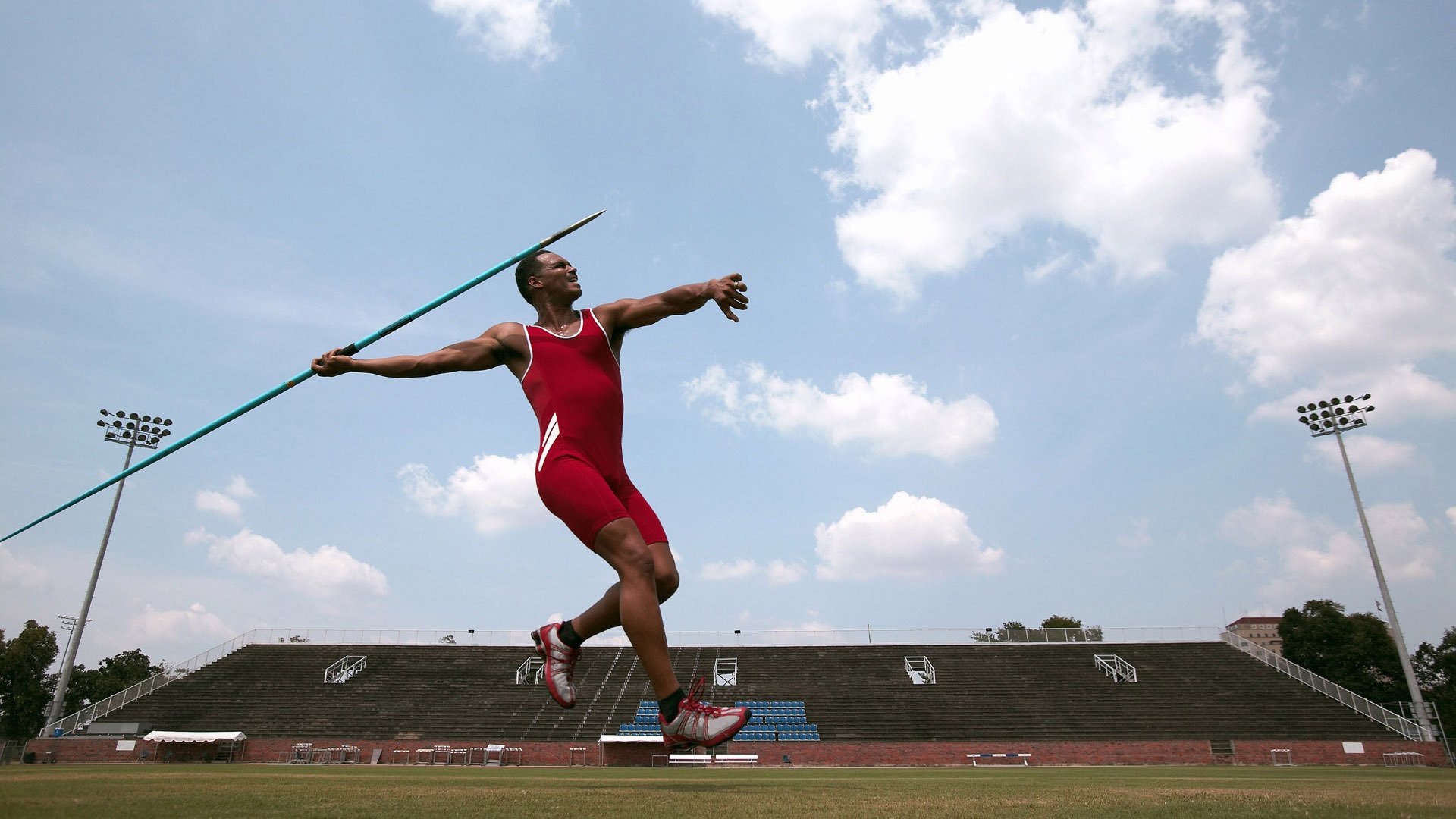 仰泳选手滑行距离增加，节奏更稳，仰泳的推进力在哪里